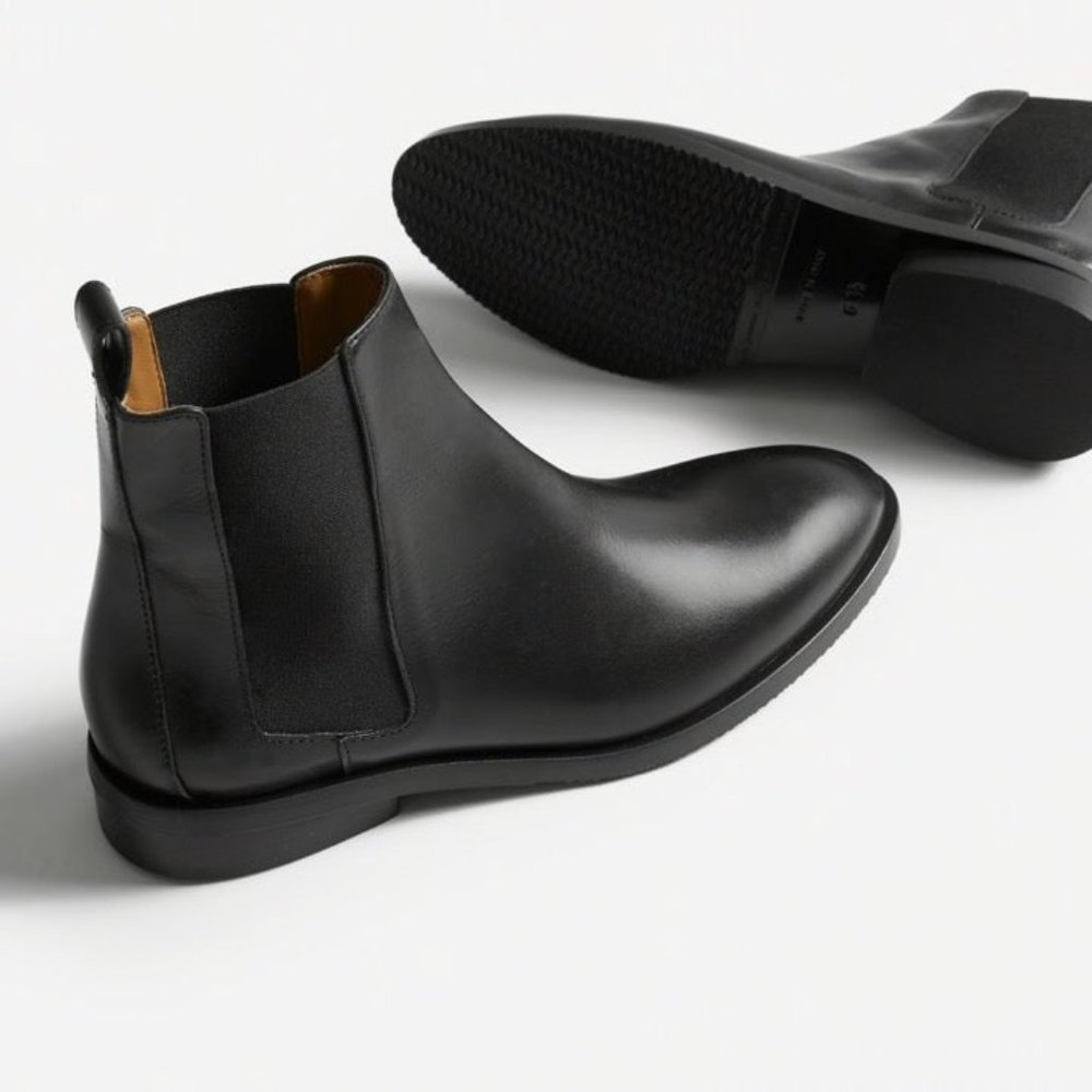 Everlane Chelsea Boots in Black size 5.5